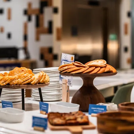 Hotel Firstname Bordeaux